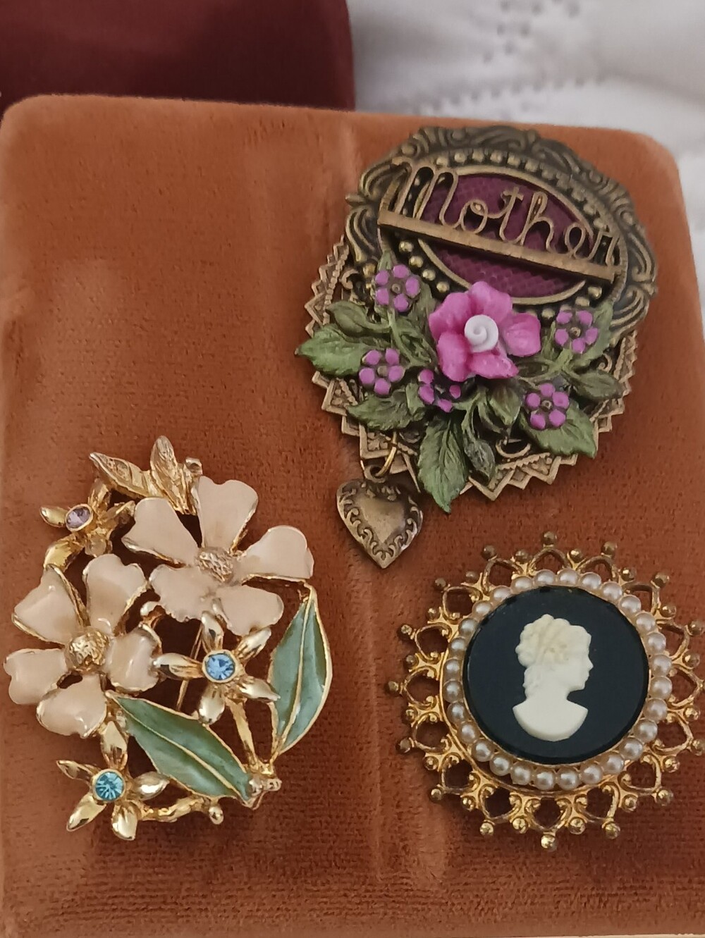 Vintage Trio Cameo Lot 3pc Small Haul With Floral & Mother Brooches